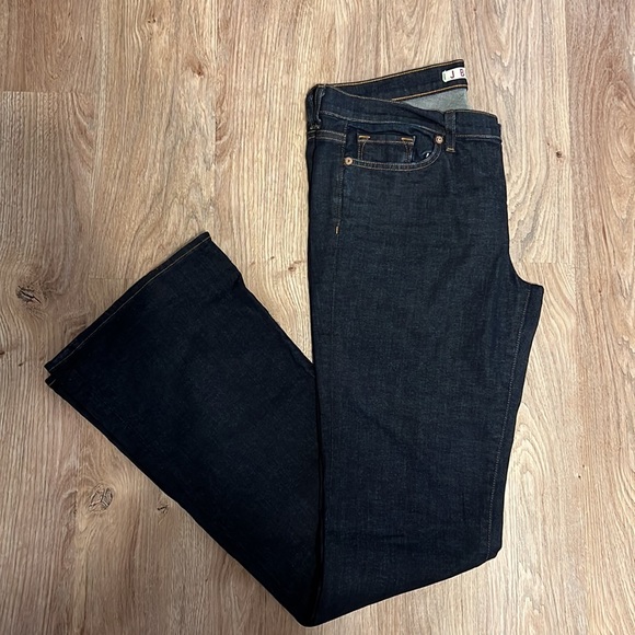 J Brand Mae Flare in Pure - Picture 2 of 13